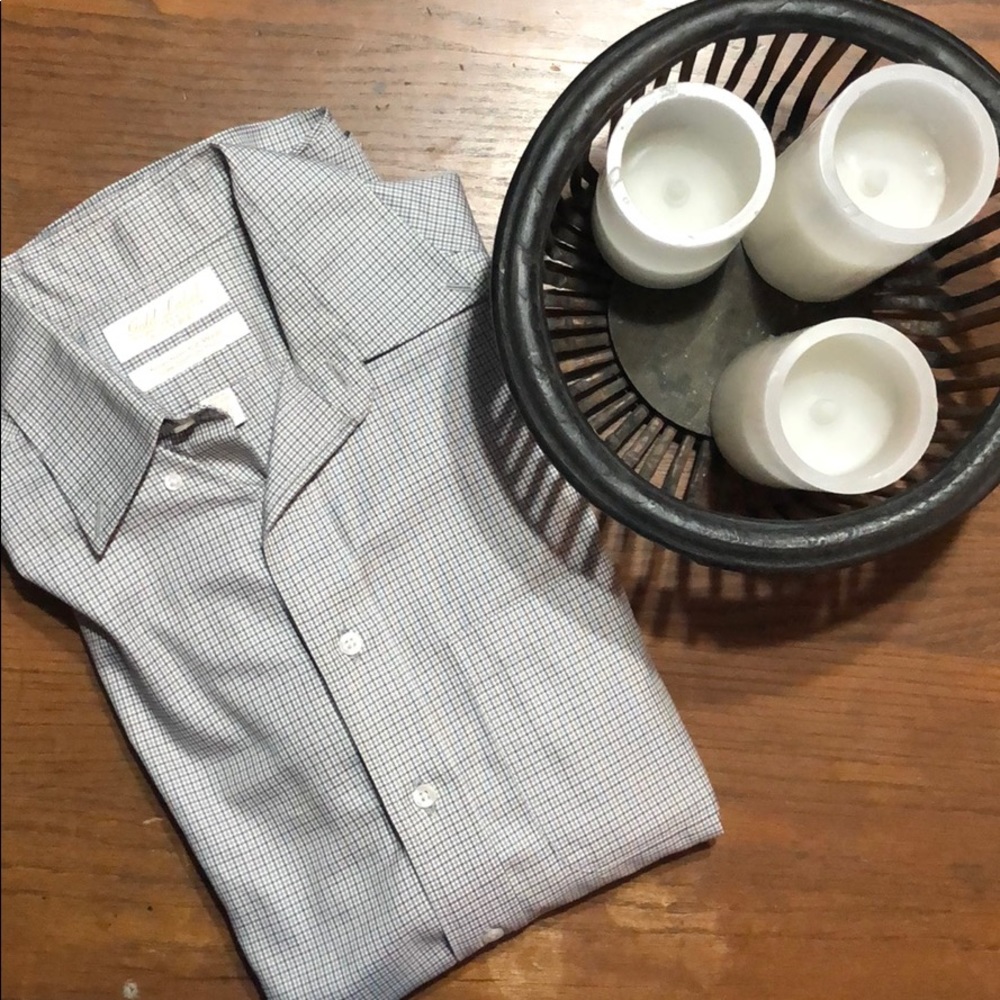 5/$20- Gold label button down dress shirt